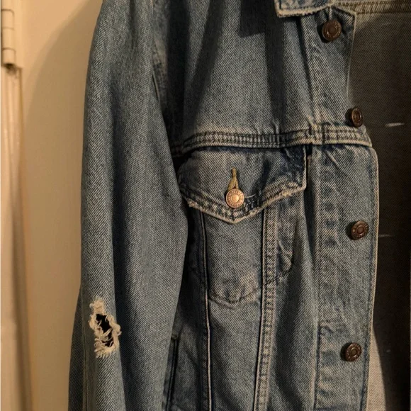 Levi's Women’s Distressed Light Wash Denim Jacket - Light Blue - Picture 5 of 9